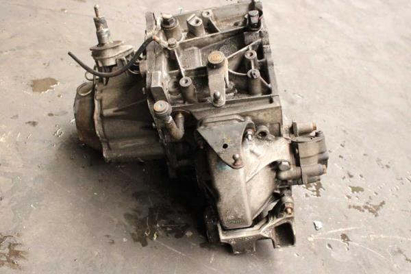 BOITE DE VITESSE MANUEL CITROEN BERLINGO / PEUGEOT PARTNER 1.9D - Vue 4